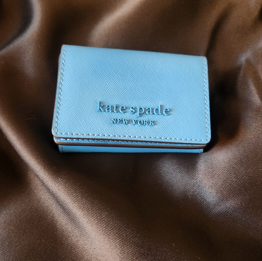 ✨️Kate Spade Blue Compact Wallet